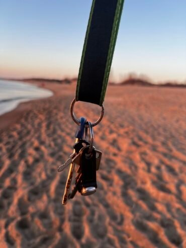 Rasti raktai prie jūros