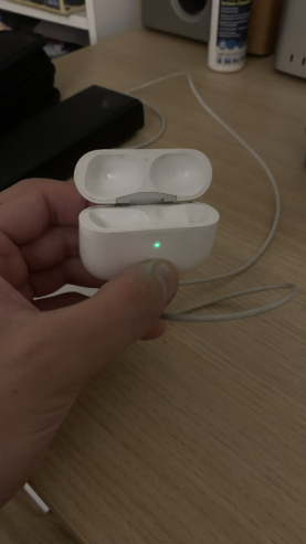 Rastas Apple Airpods Gen 2 baltas dėklas